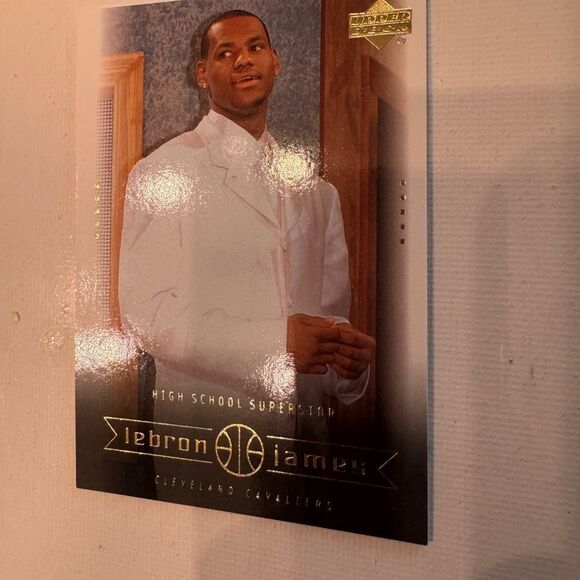 Upper Deck Kids Trading Card - White of rookie LeBron James mint - Picture 2 of 4